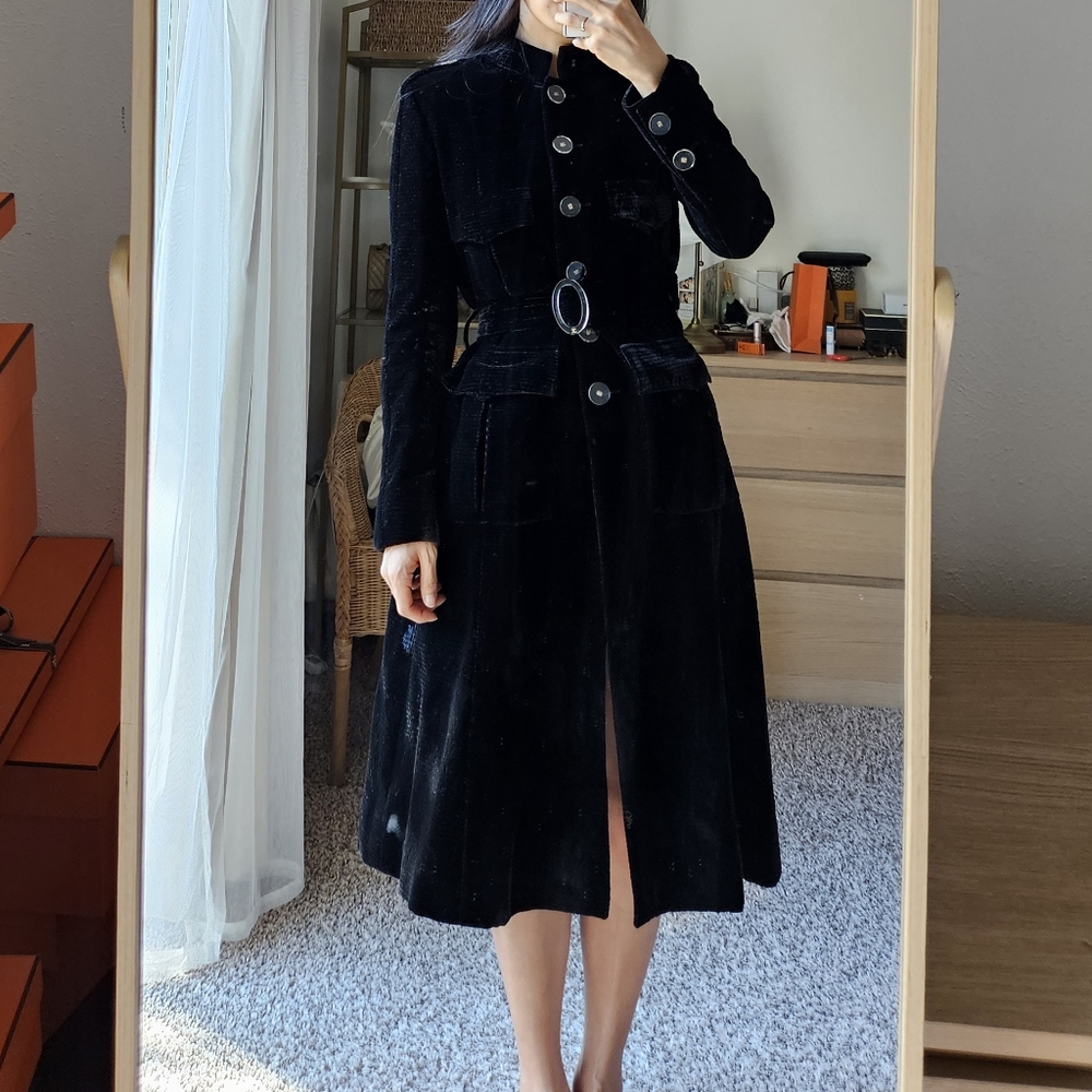 CHANEL velvet black coat - Picture 2 of 16